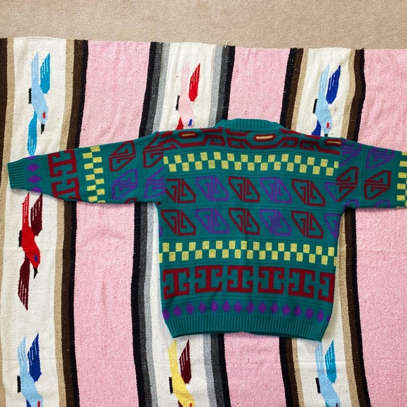 Vintage geometric print button down cardigan - Picture 9 of 12